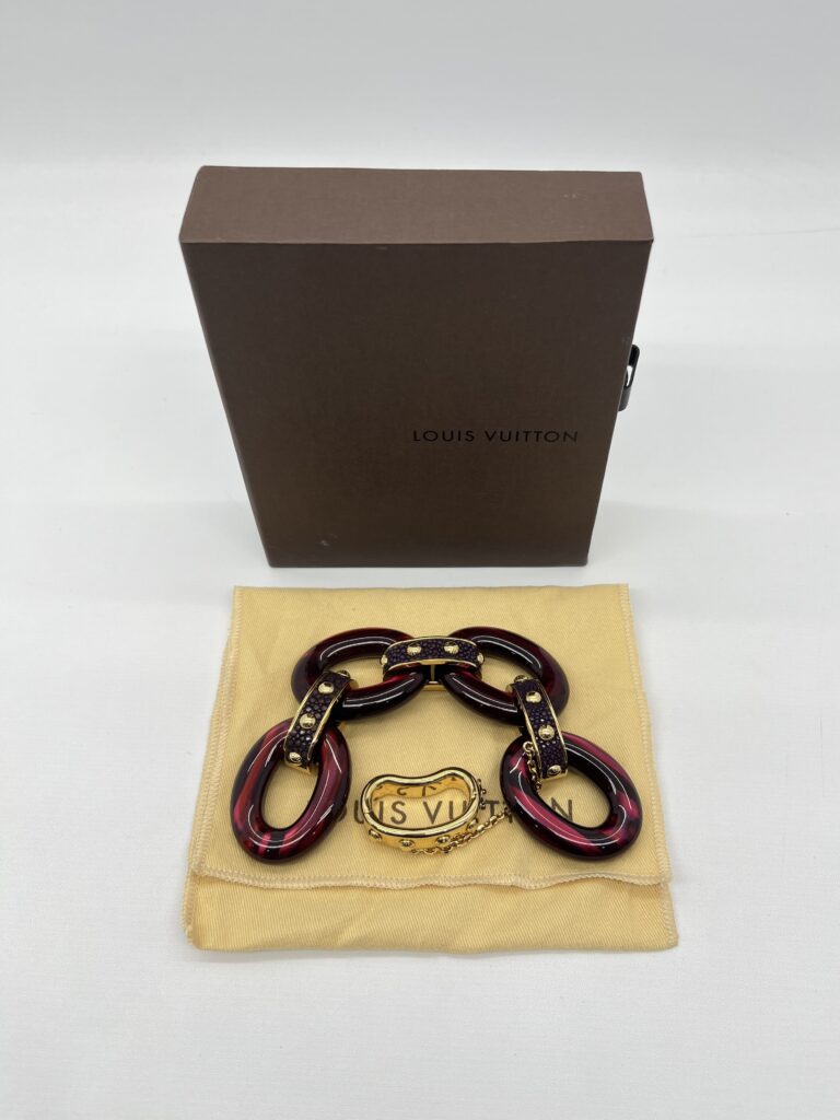Louis Vuitton Gimme A Clue Resin Burgundy