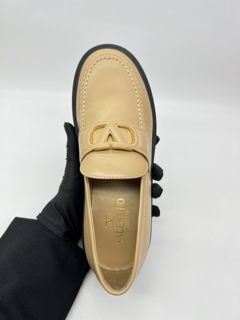 Valentino Garavani Vlogo Beige Black