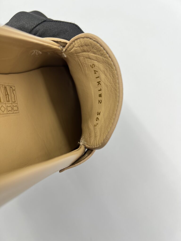 Valentino Garavani Vlogo Beige Black