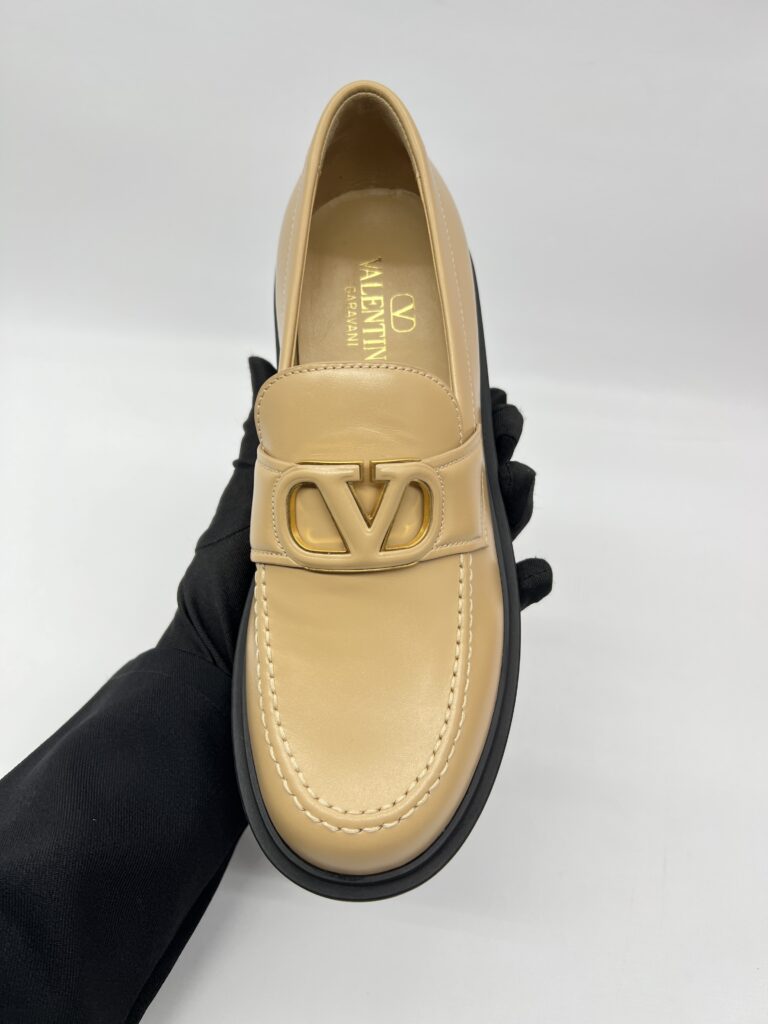 Valentino Garavani Vlogo Beige Black