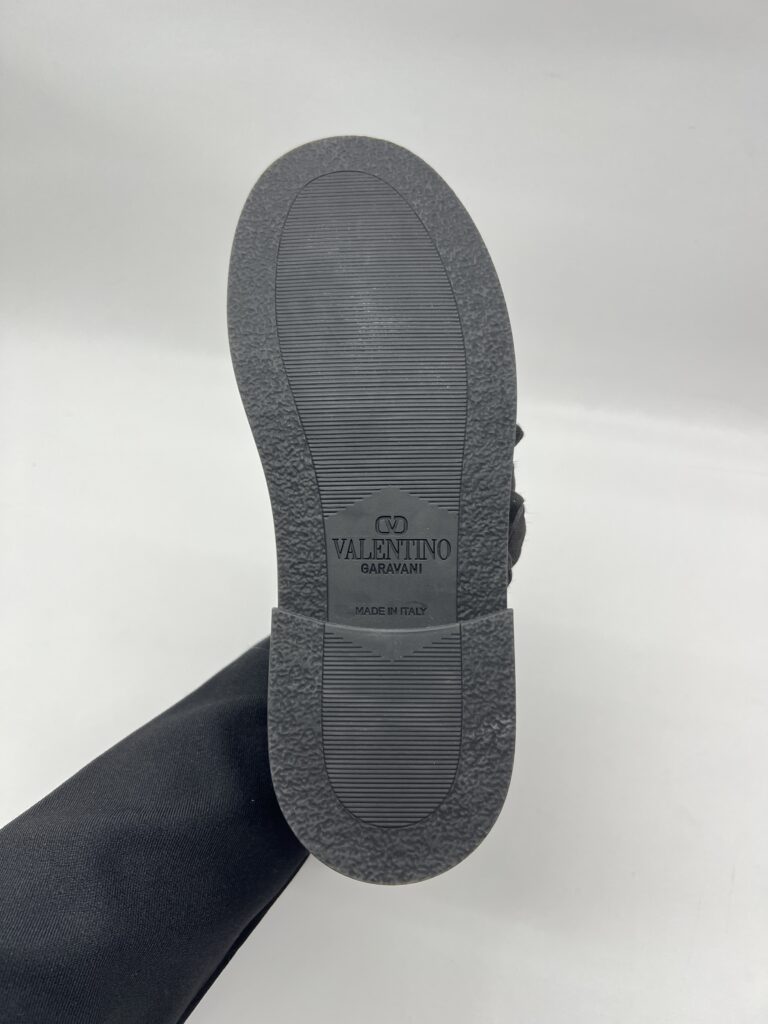 Valentino Garavani Vlogo Beige Black
