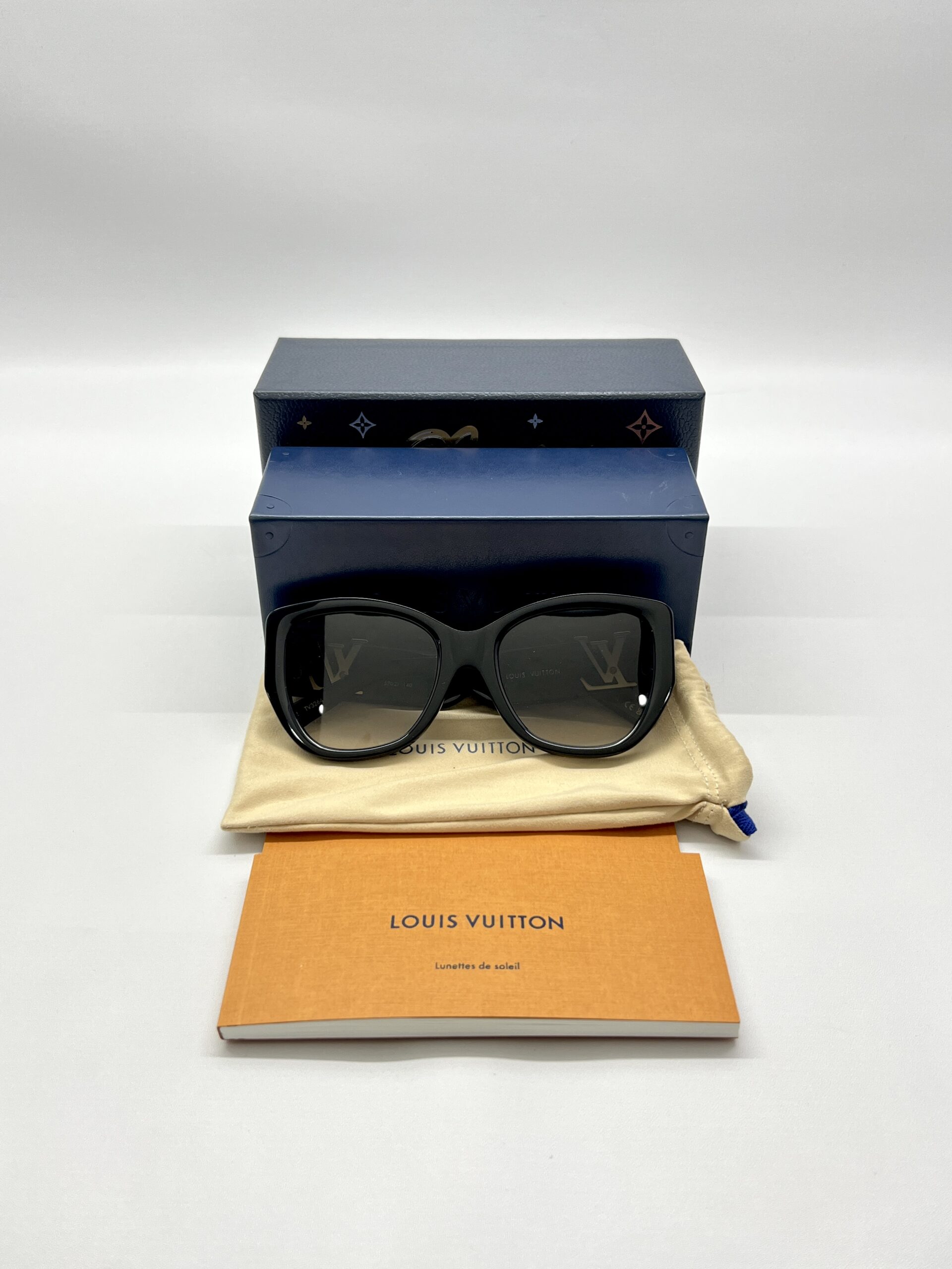 Louis Vuitton Sunglasses Icon Cat Eye Z1733E Black GHW