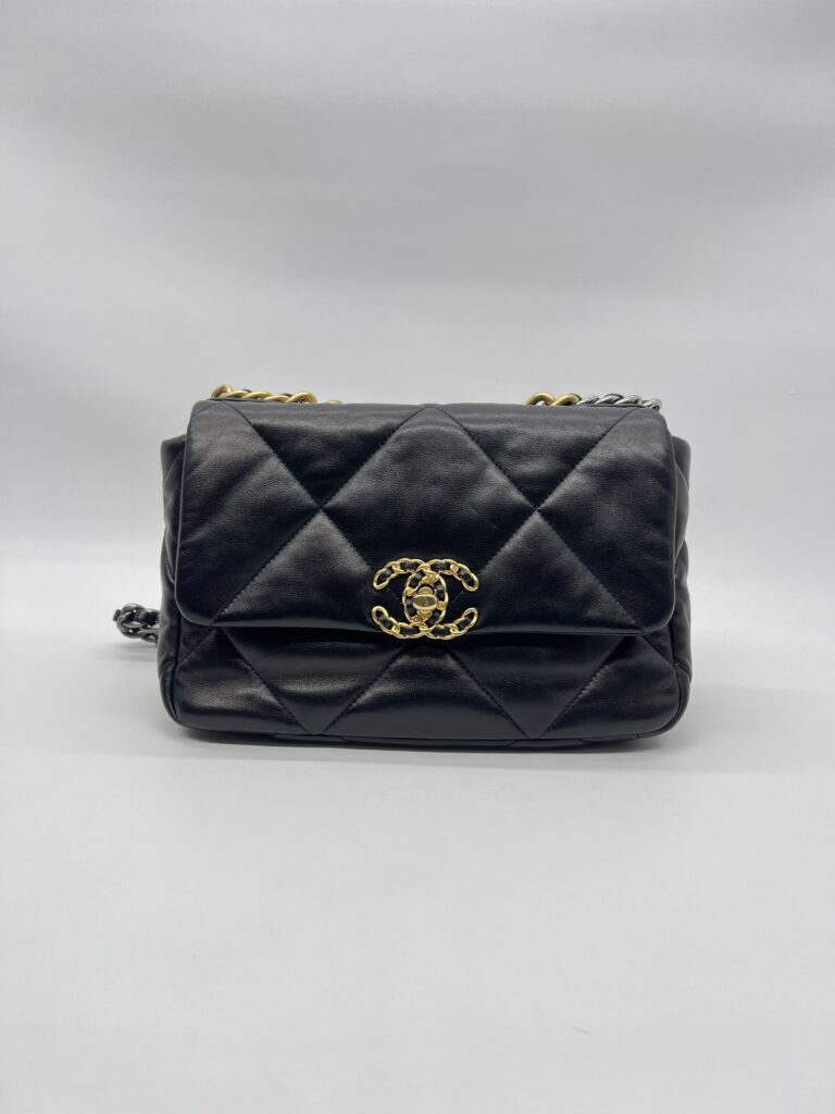 Chanel C19 Small Black GHW