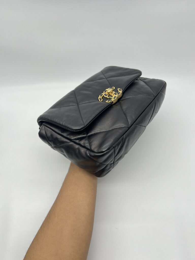 Chanel C19 Small Black GHW