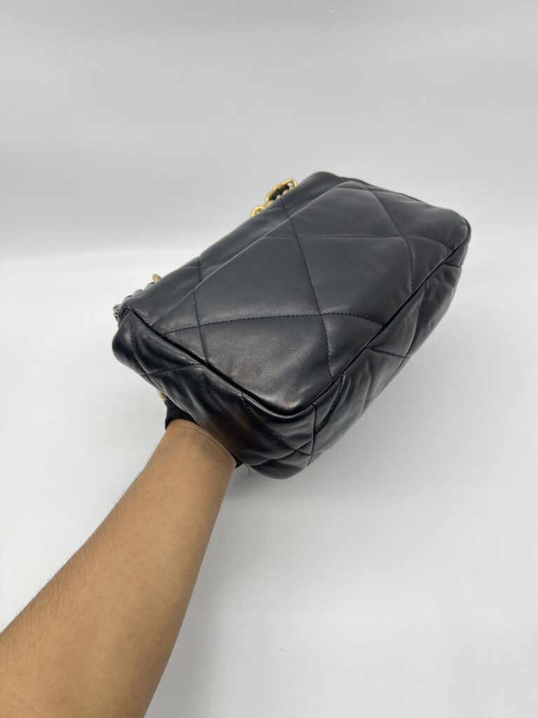 Chanel C19 Small Black GHW