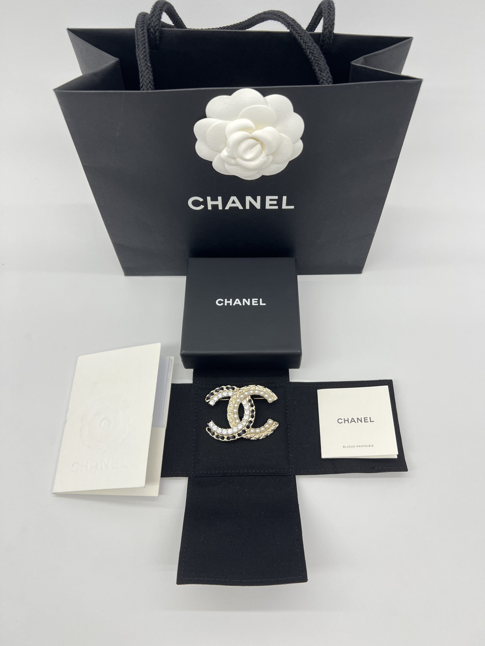 Chanel CC Crystals Pearl Leather Gold Black