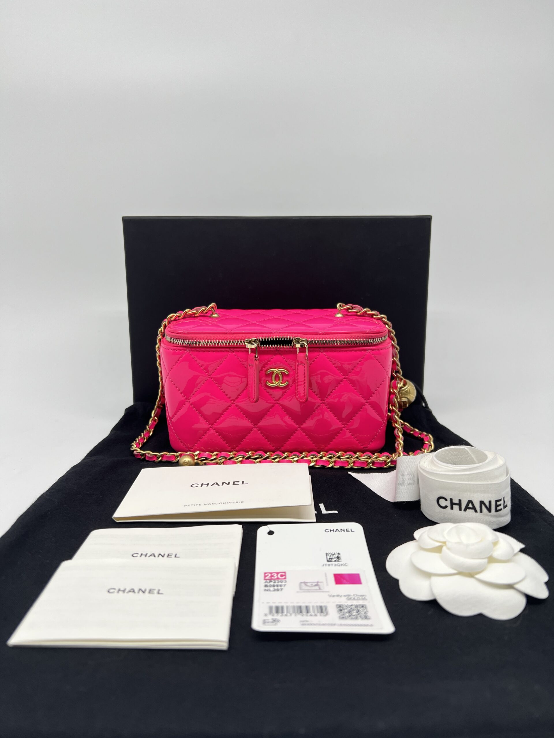 Chanel Vanity Pearl Crush Chain Vernis Neon Pink GHW