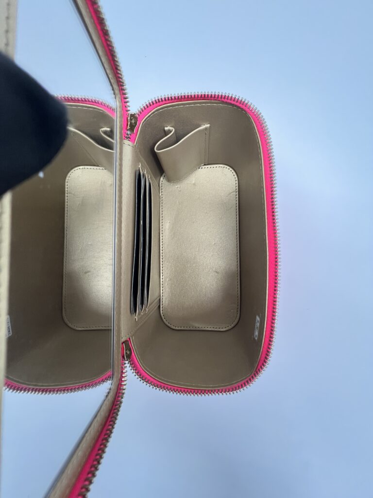 Chanel Vanity Pearl Crush Chain Vernis Neon Pink GHW