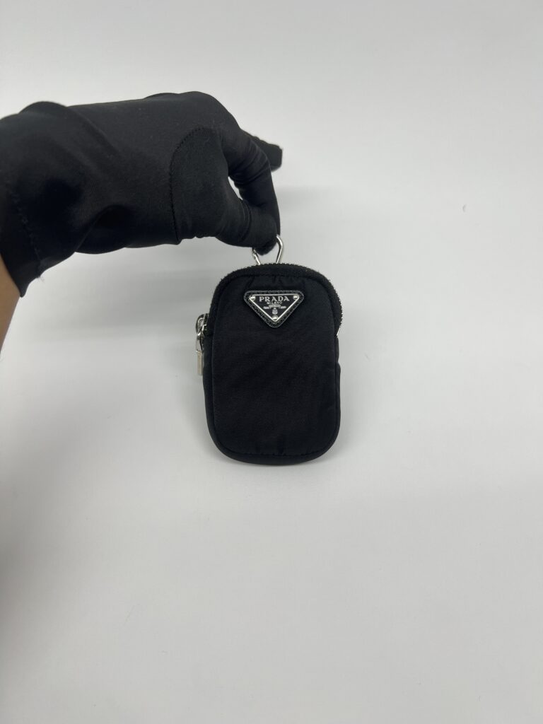 Prada Re-Edition 2005 Saffiano Bianco Nero SHW