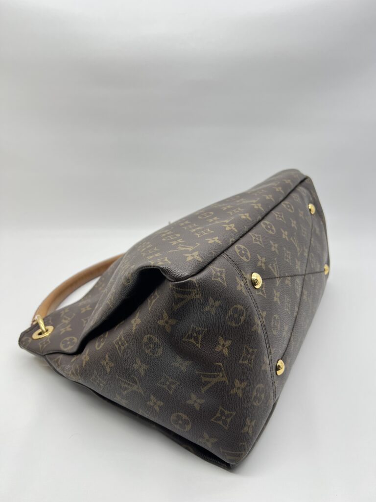Louis Vuitton Artsy GM Monogram GHW