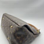 Louis Vuitton Artsy GM Monogram GHW