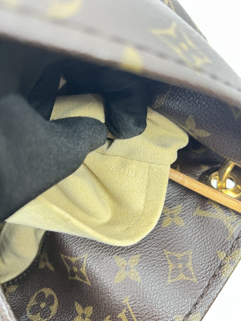 Louis Vuitton Artsy GM Monogram GHW