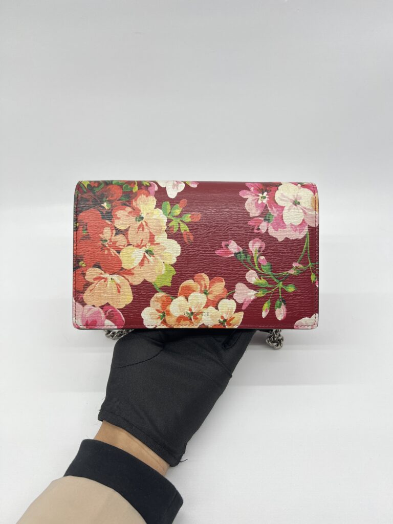 Gucci Wallet On Chain Leather Red Blooms SHW