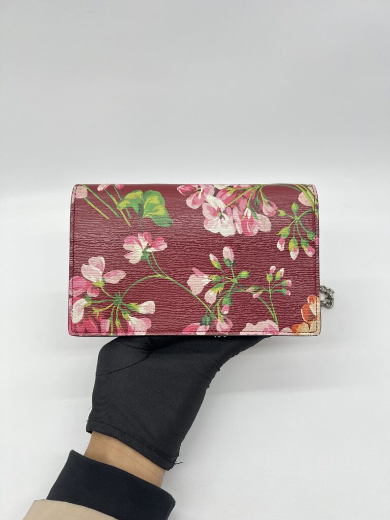 Gucci Wallet On Chain Leather Red Blooms SHW
