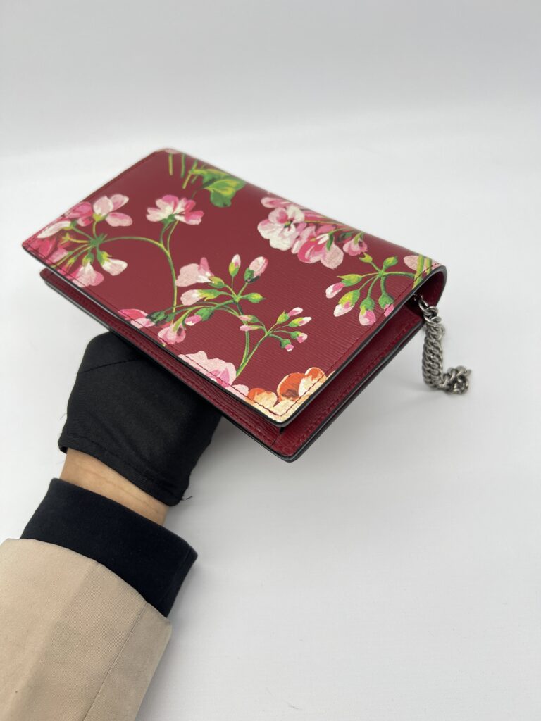 Gucci Wallet On Chain Leather Red Blooms SHW