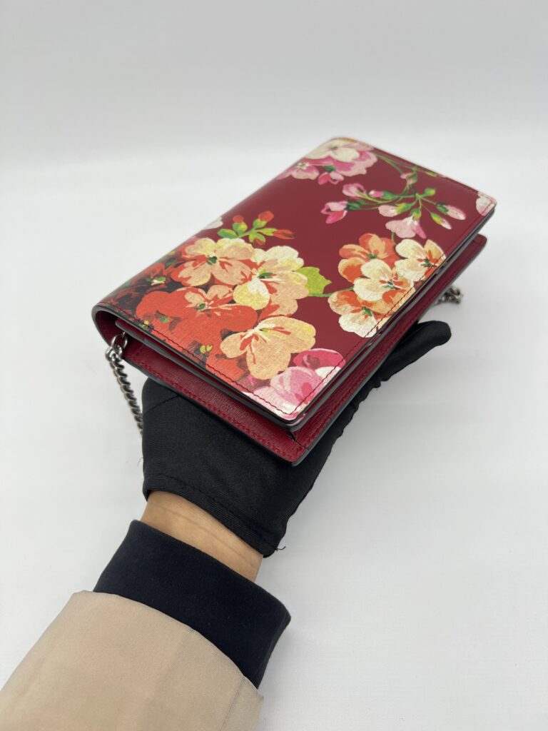 Gucci Wallet On Chain Leather Red Blooms SHW