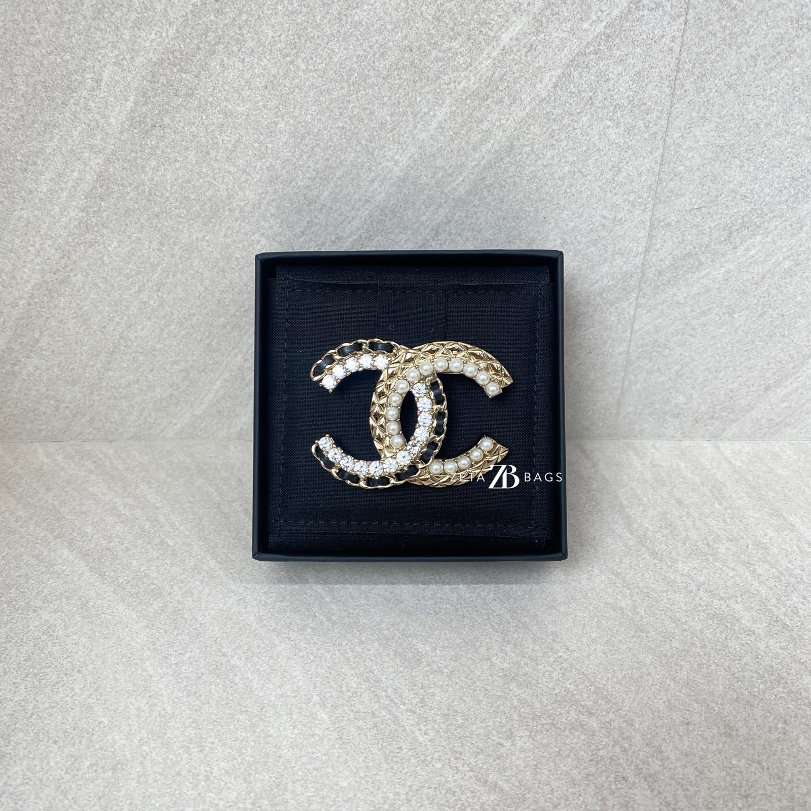 Chanel CC Crystals Pearl Leather Gold Black