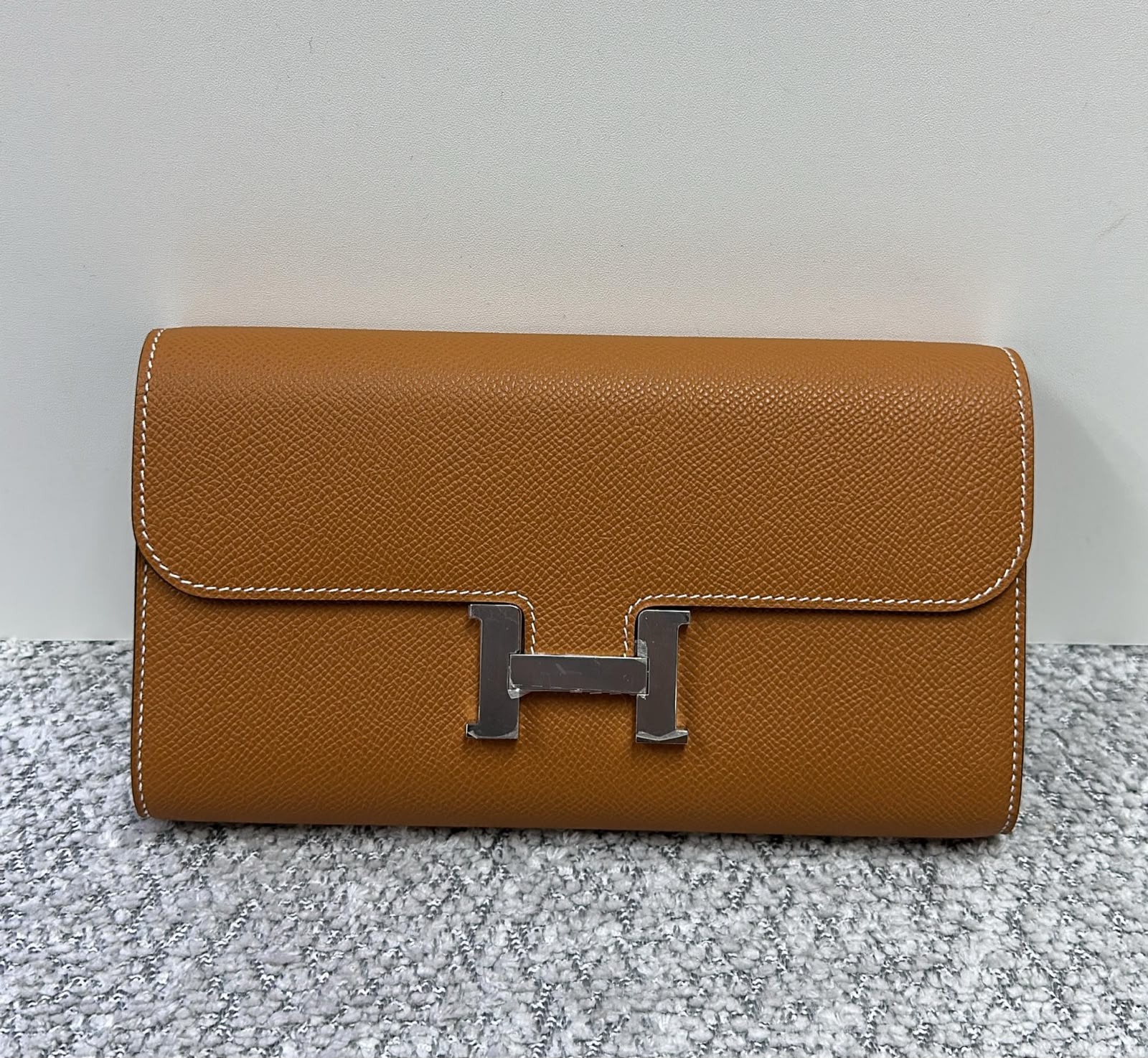 Hermes Constance To Go Toffe Epsom palladium Hardware
