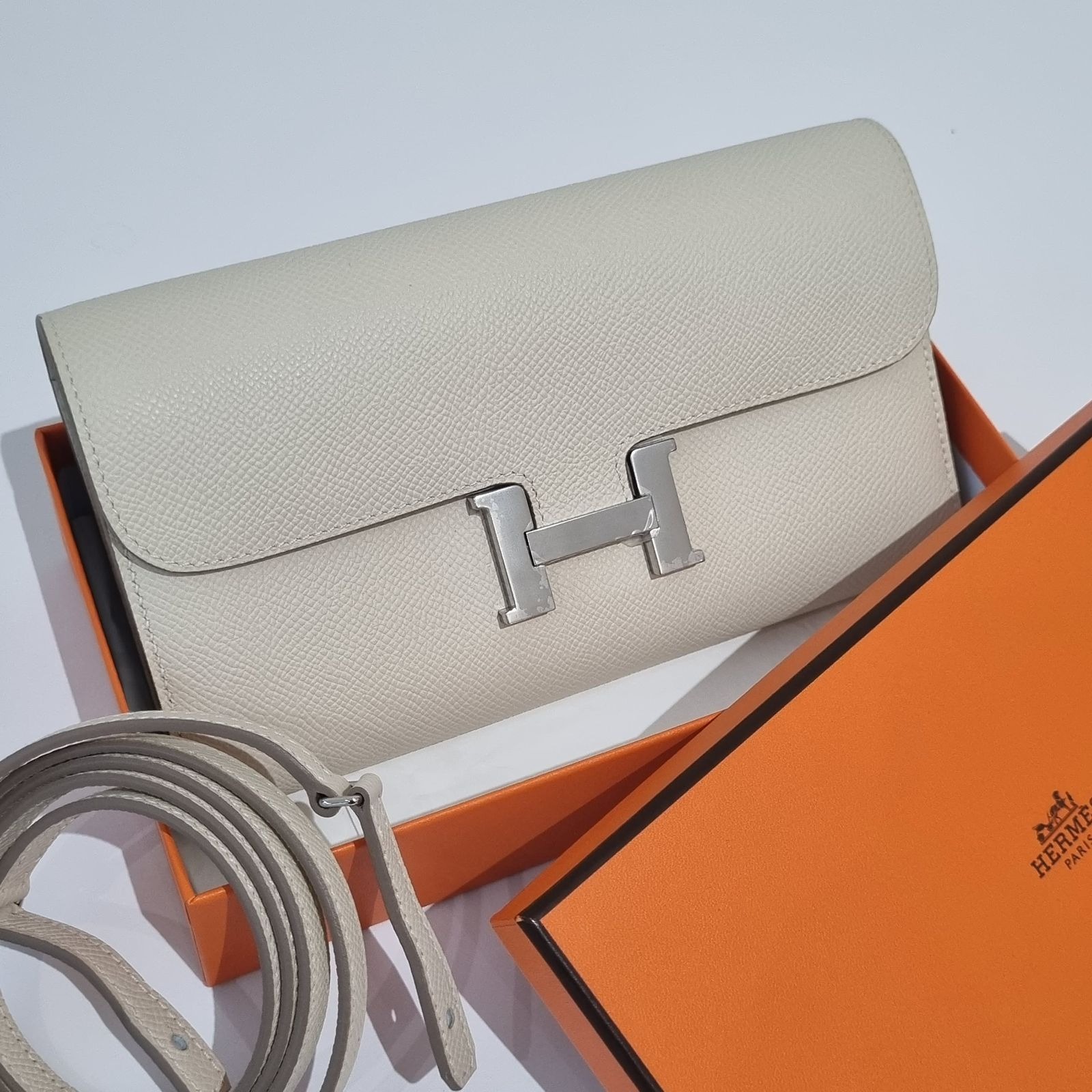 Hermes Constance To Go Craie Epsom palladium hardware