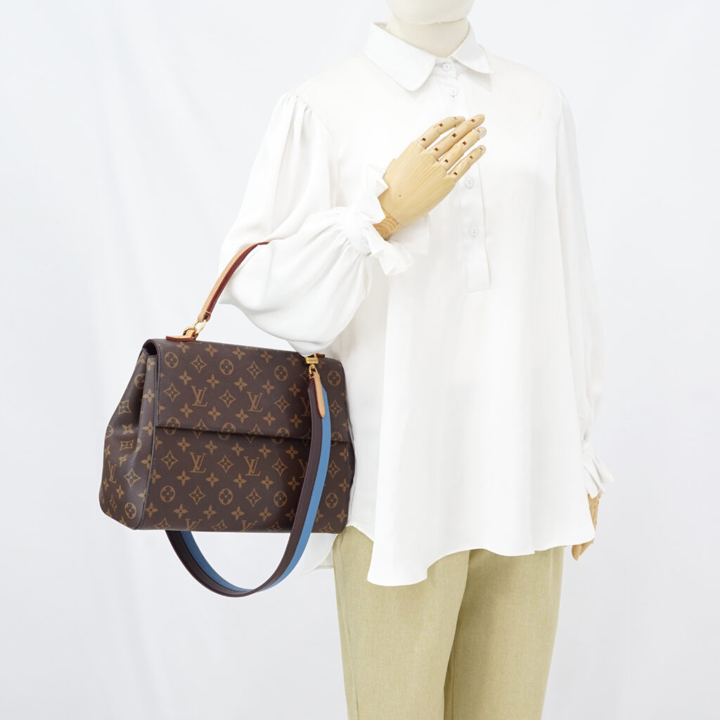 Louis Vuitton Cluny MM Monogram GHW