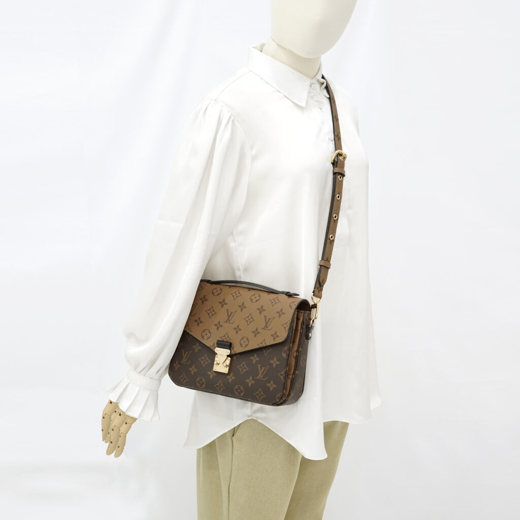 Louis Vuitton Metis MM Monogram Reverse GHW