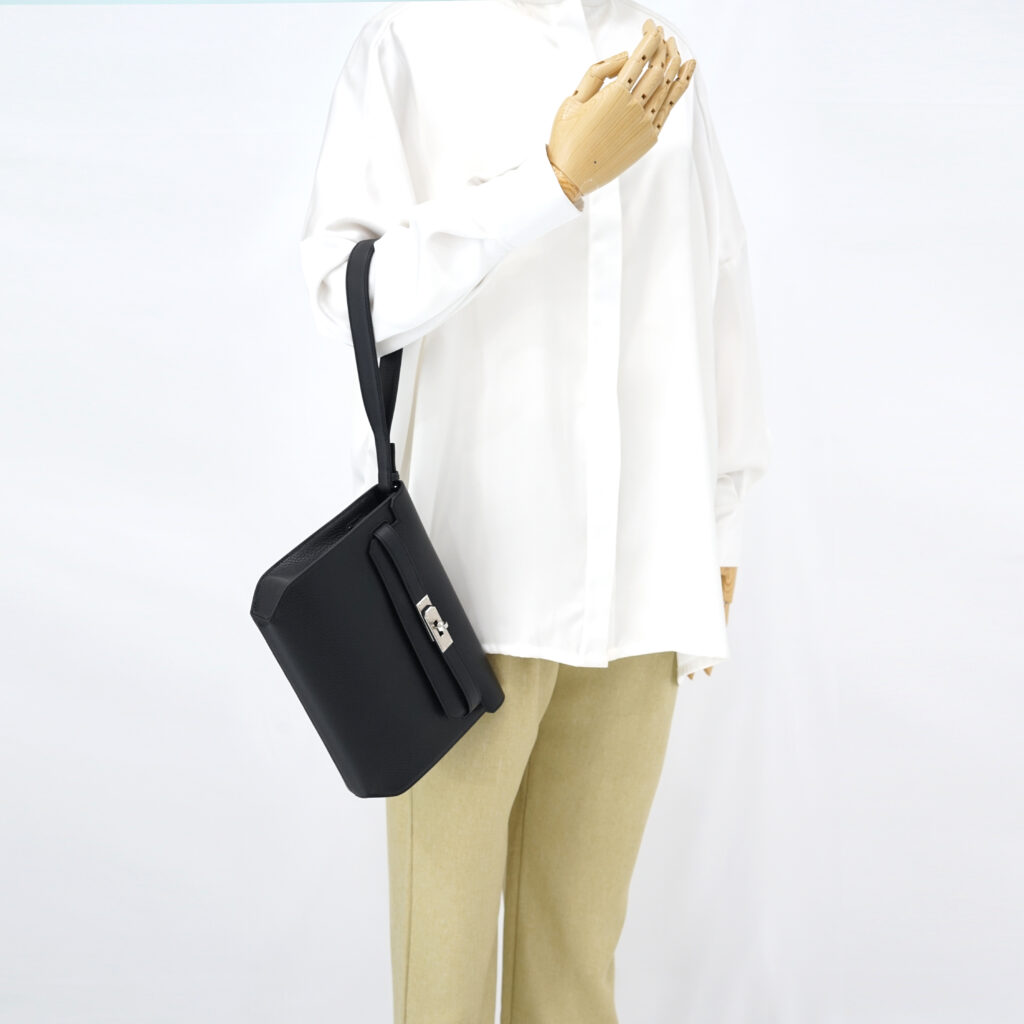 Hermes Kelly Depeches 25 Pouch Togo Noir PHW