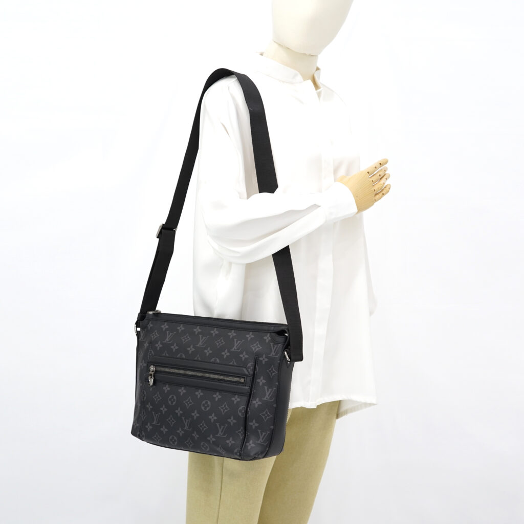 Louis Vuitton Odyssey Mesengger Monogram Eclipse SHW