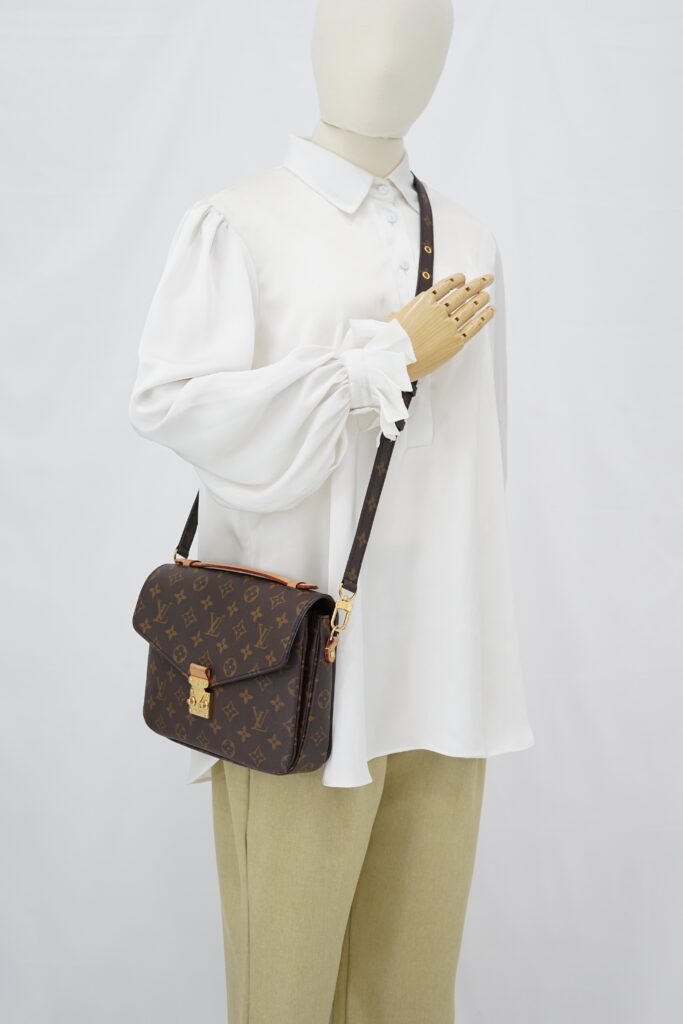 Louis Vuitton Metis MM Monogram GHW