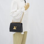 Louis Vuitton Twist MM Epi Noir GHW