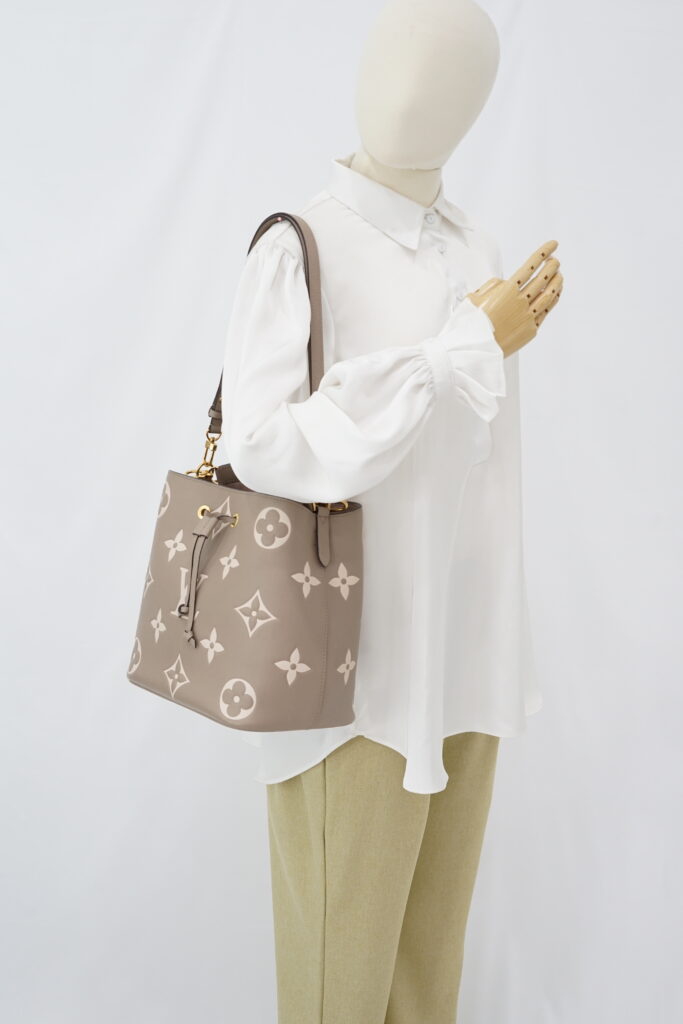 Louis Vuitton Neo Neo MM Monogram Empreinte Giant Tourterelle Creme GHW