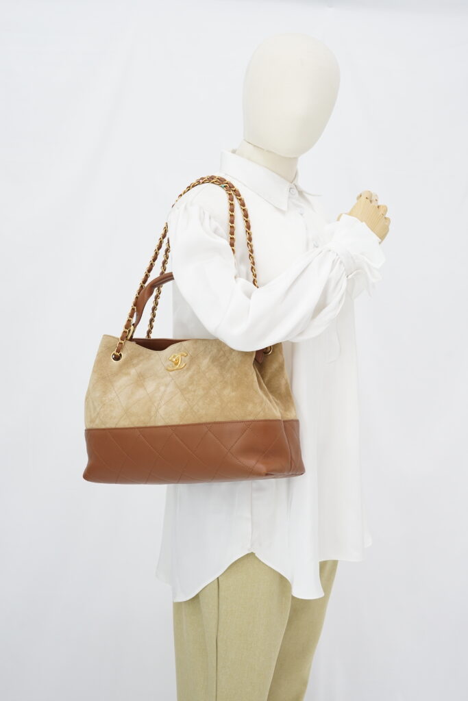 Chanel Small Coco Base Hobo Suede Lambskin Beige/Camel GHW