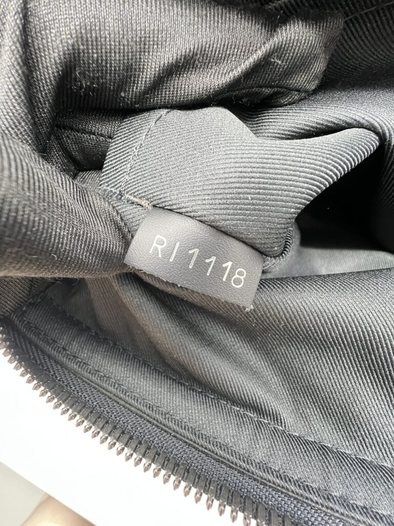Louis Vuitton Odyssey Mesengger Monogram Eclipse SHW