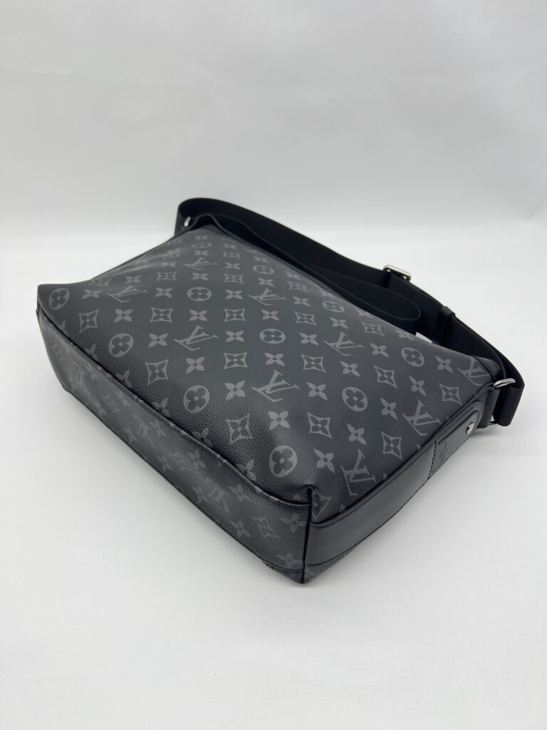 Louis Vuitton Odyssey Mesengger Monogram Eclipse SHW