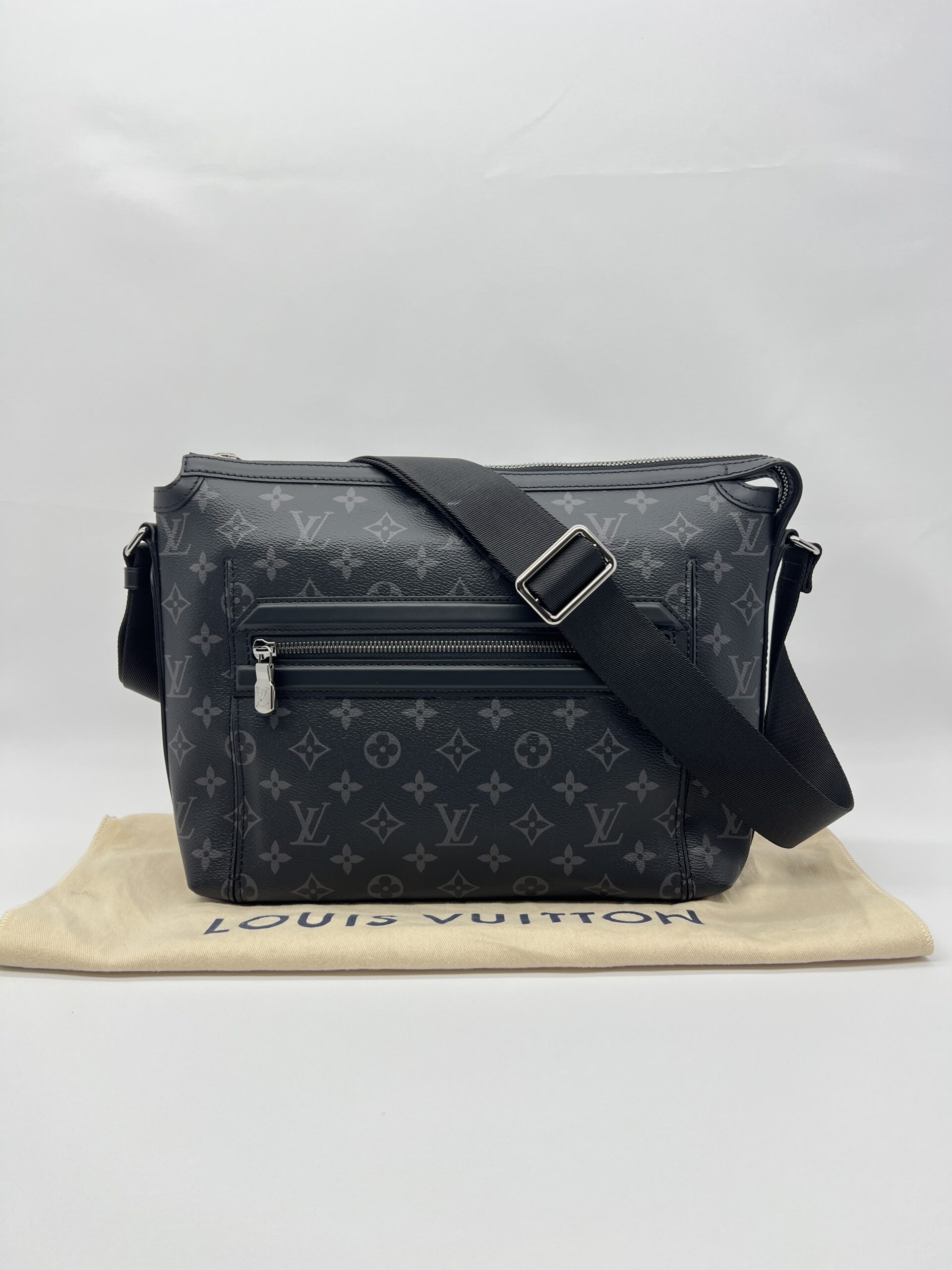 Louis Vuitton Odyssey Mesengger Monogram Eclipse SHW