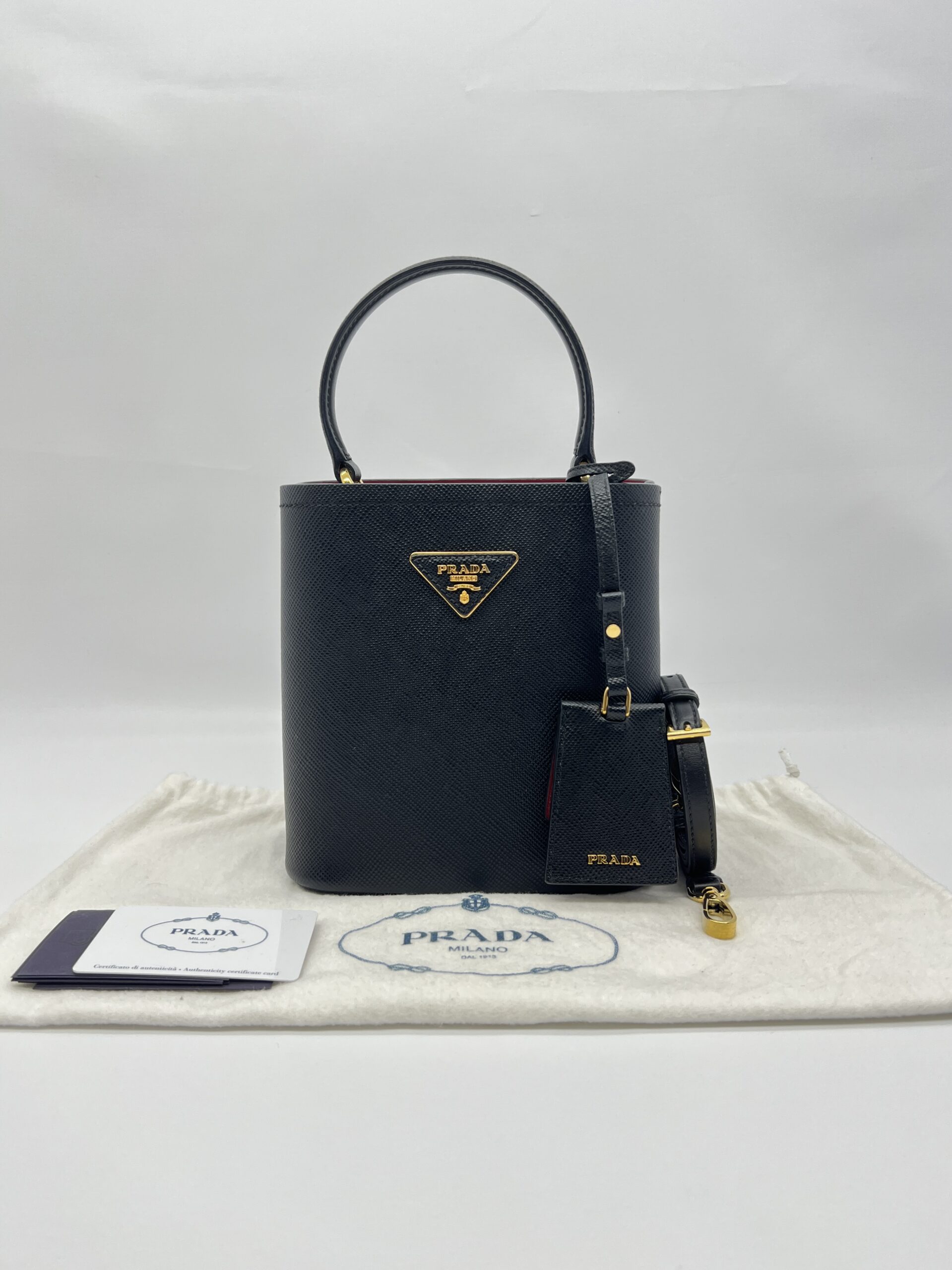 Prada Pannier Bucket Bag Saffiano Cuir Nero/Fuoco