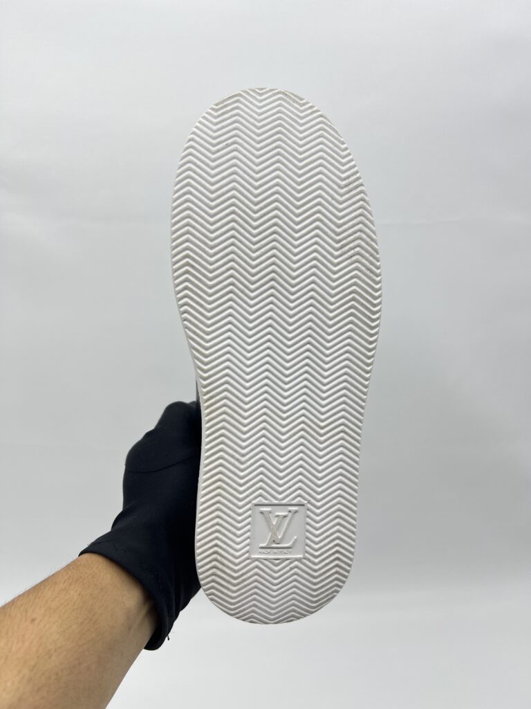 Louis Vuitton Beverly Hills Sneakers Vernis Monogram Dark Silver