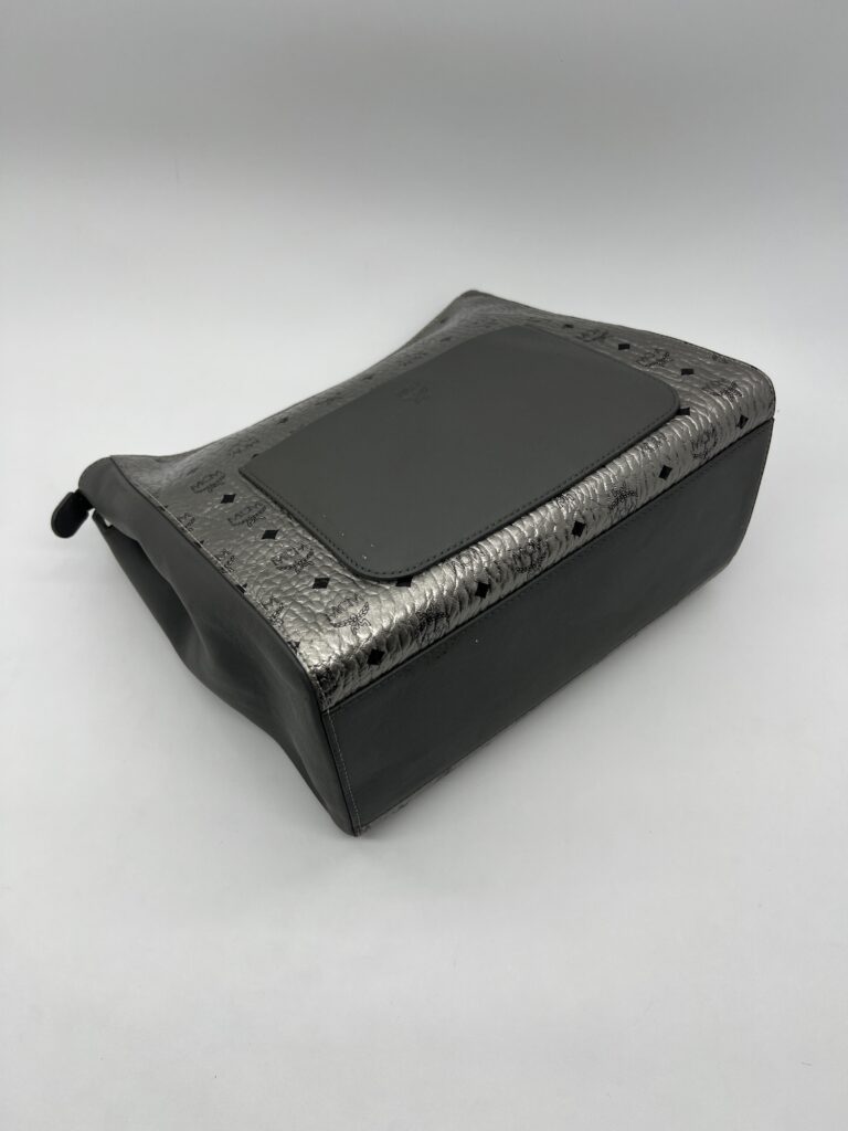 MCM Medium Hobo Metallic Visetos Silver SHW