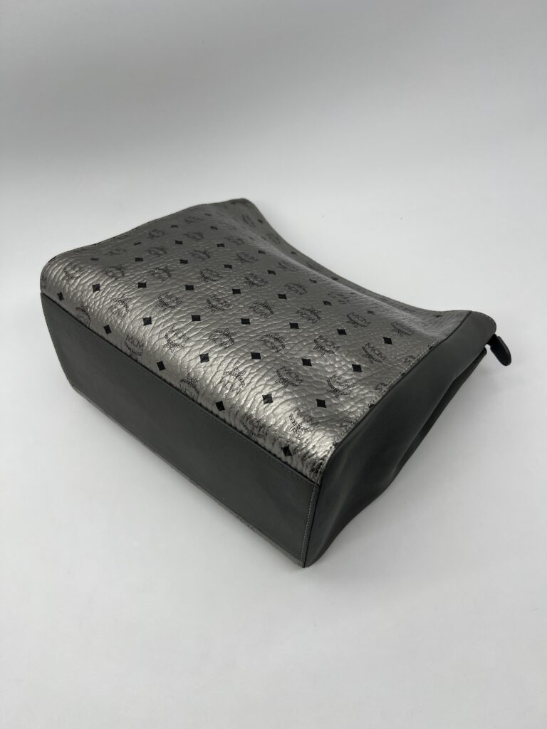 MCM Medium Hobo Metallic Visetos Silver SHW