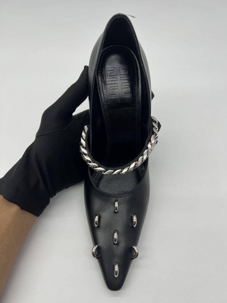 Givenchy Pumps With Chain Black