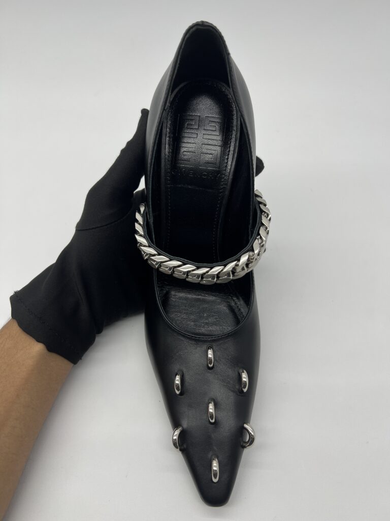 Givenchy Pumps With Chain Black