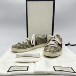 Gucci Ace Sneakers GG Supreme Bee