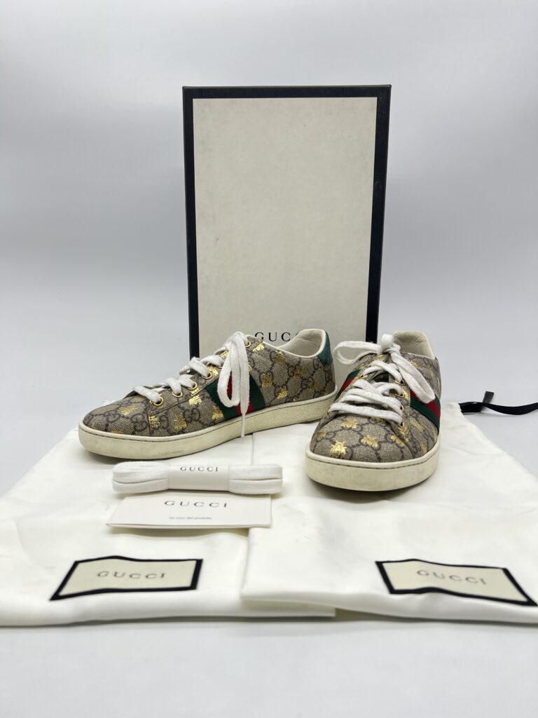 Gucci Ace Sneakers GG Supreme Bee