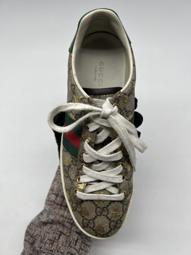 Gucci Ace Sneakers GG Supreme Bee