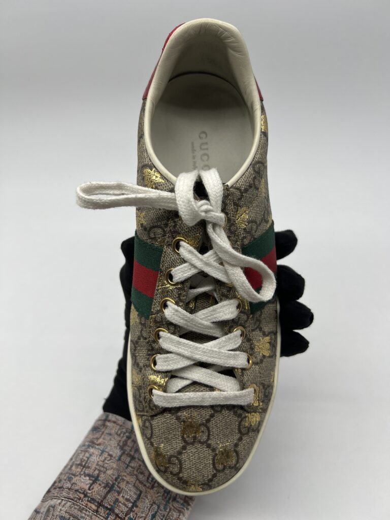 Gucci Ace Sneakers GG Supreme Bee