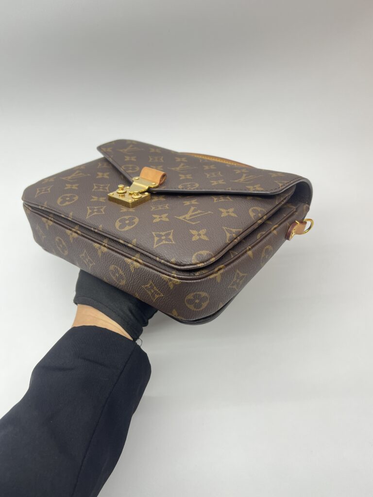 Metis MM Monogram