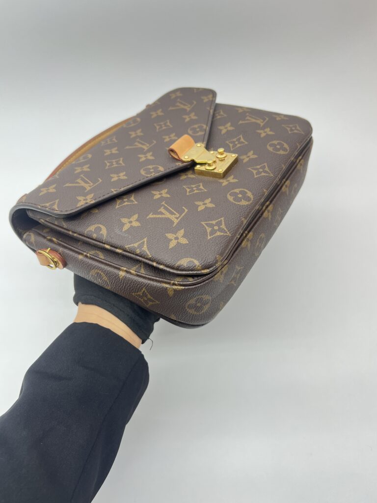 Louis Vuitton Metis MM Monogram GHW