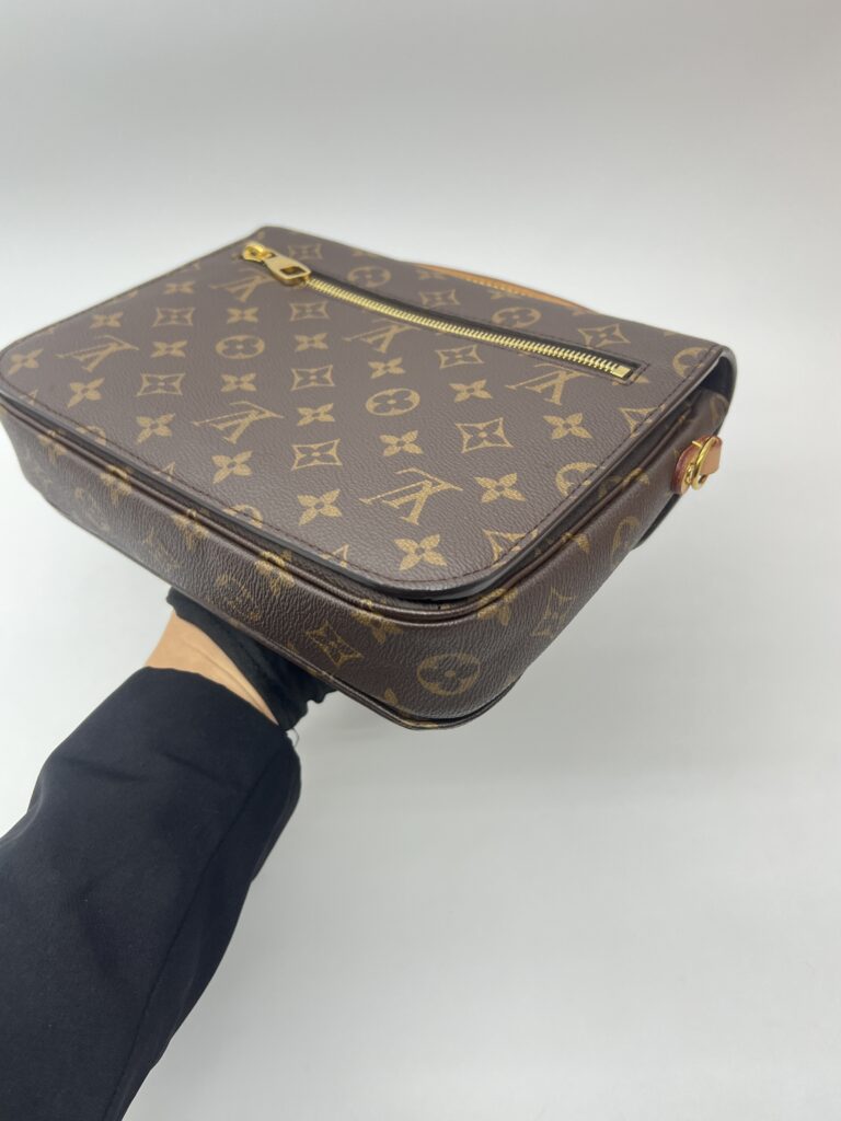 Louis Vuitton Metis MM Monogram GHW