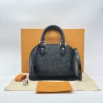 Louis Vuitton Alma BB Epi Noir SHW