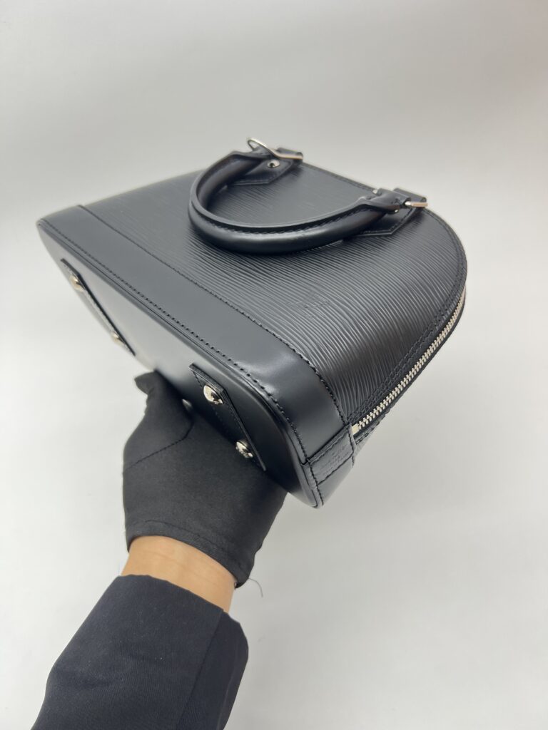 Louis Vuitton Alma BB Epi Noir SHW