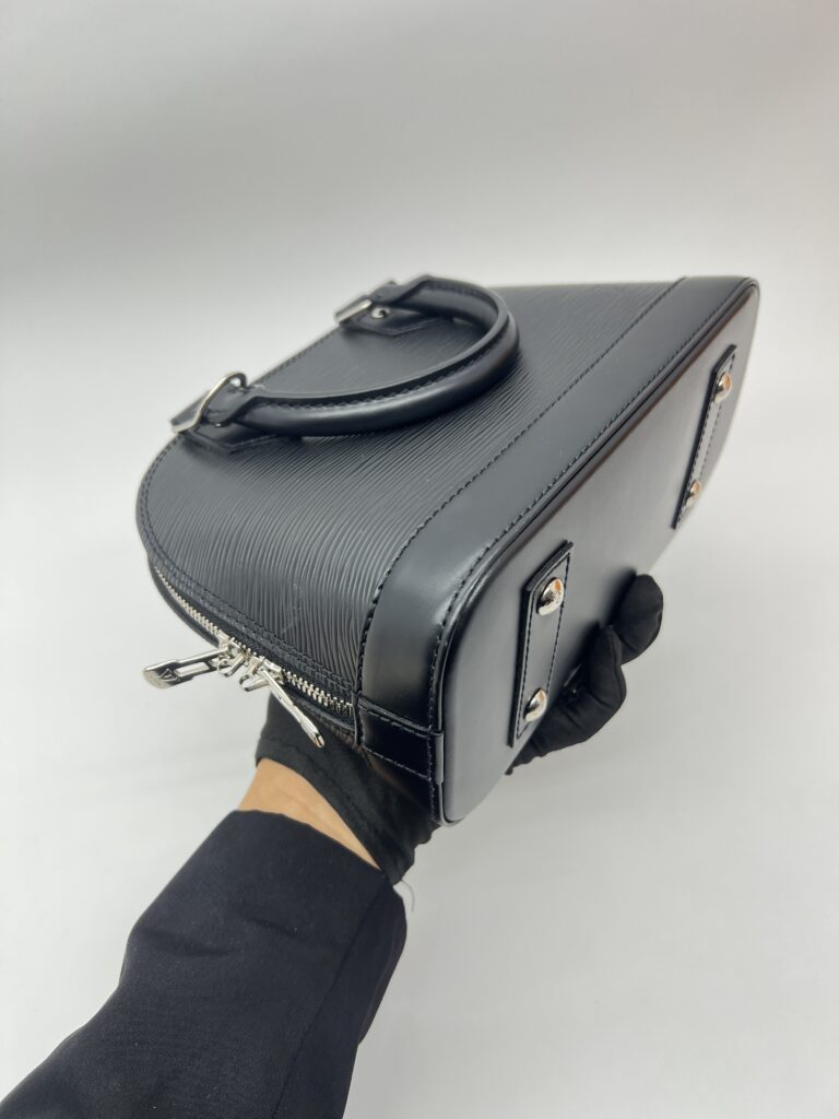 Louis Vuitton Alma BB Epi Noir SHW